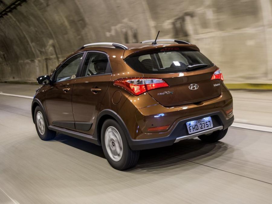  Hyundai HB20X 2013 года  (фото 15 из 16)